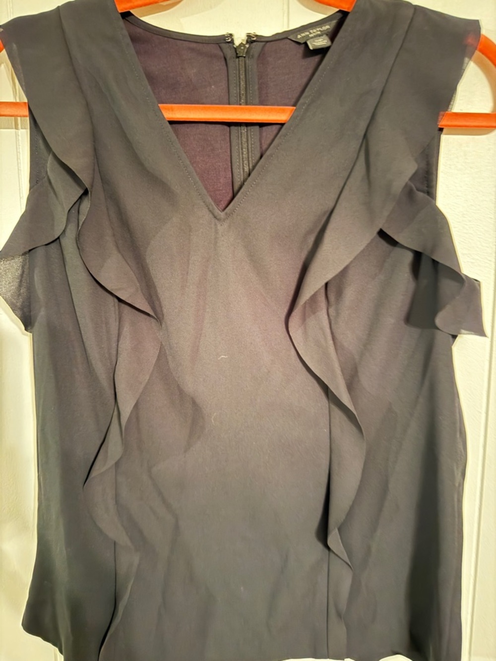 Ann Taylor Petite Black V-Neck Sleeveless Top